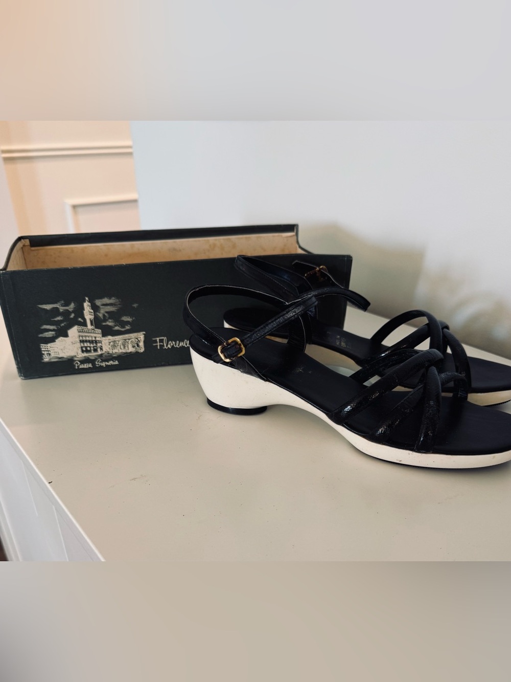 Amalfi by Rangoni Vintage Italian Leather Black Wedge Sandal in original box